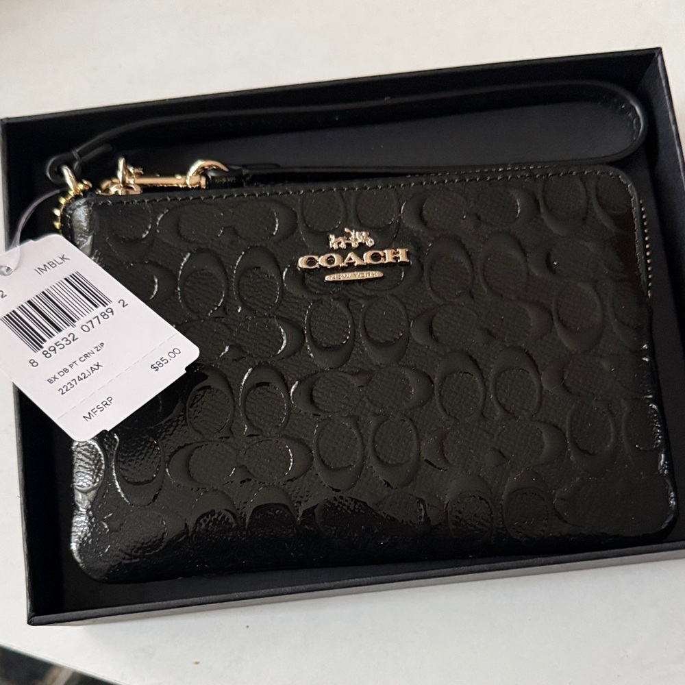 New in box! Coach Black Patent Signature Zip Wristlet with Gold Hardware